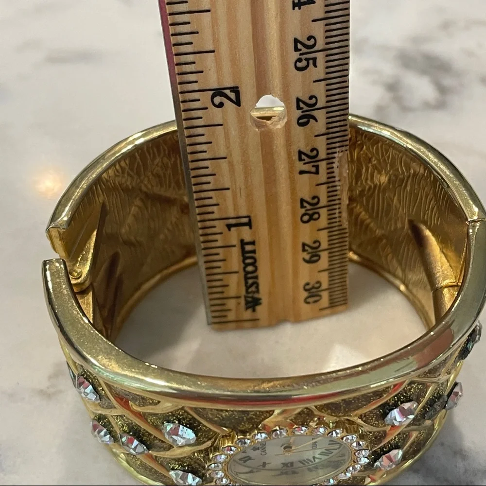 Cannes vintage quartz watch